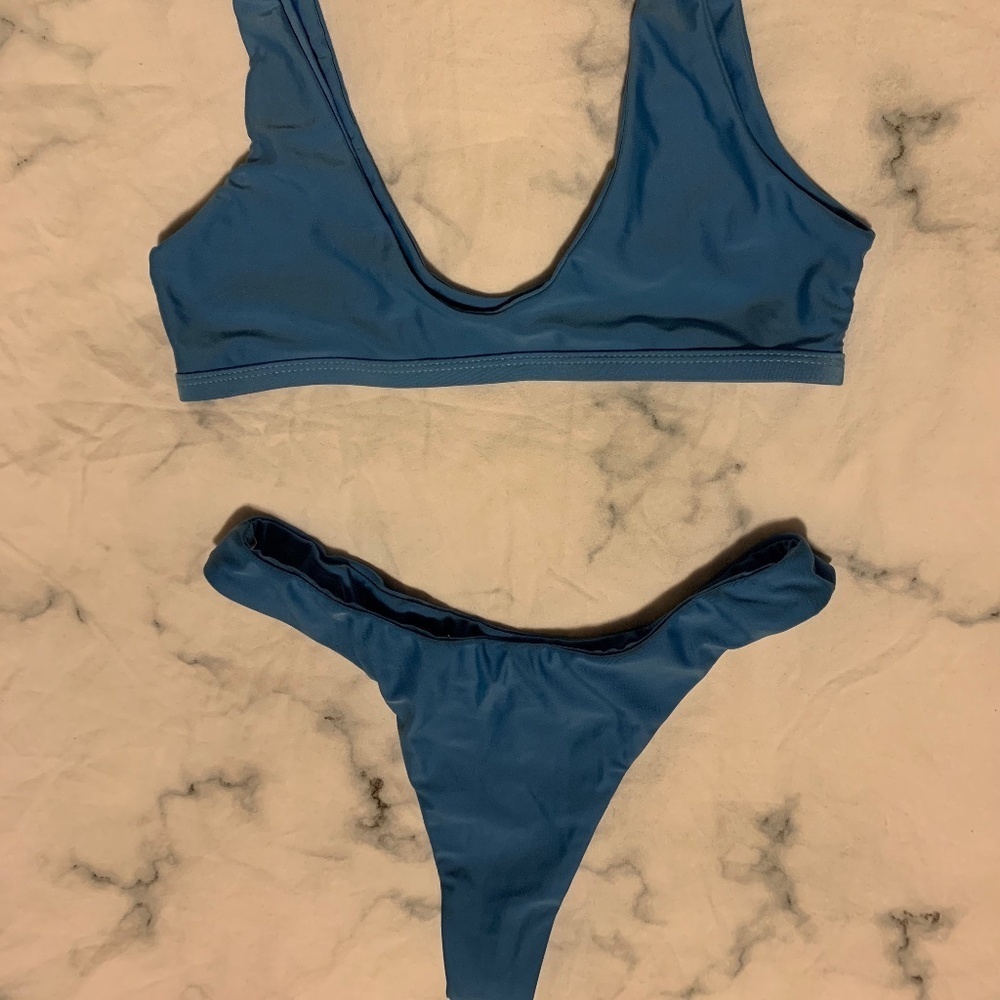 Blue Bikini - Picture 3 of 6